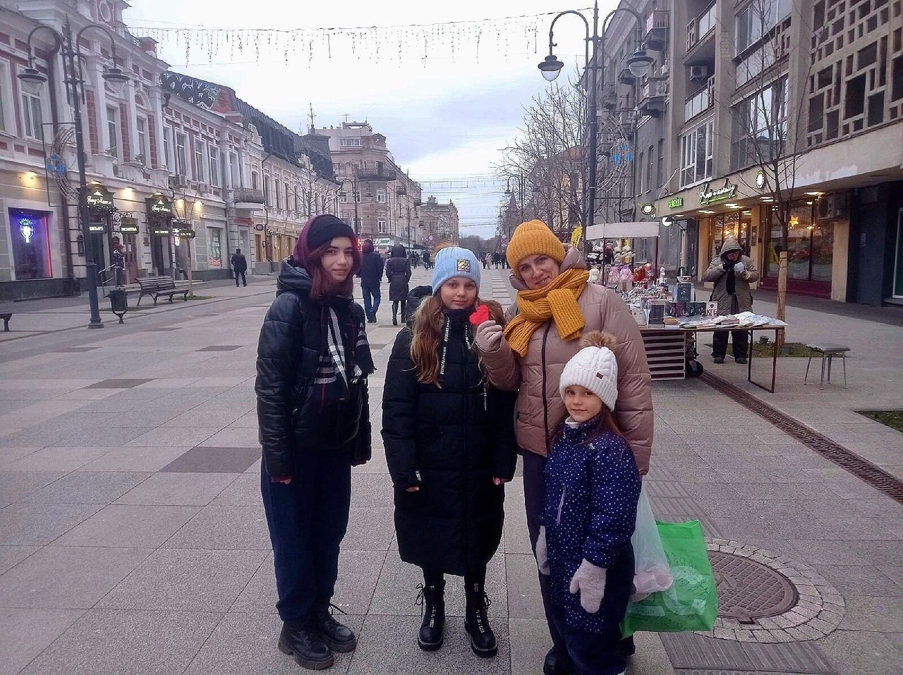 Добровольческая акция "Мамин день"