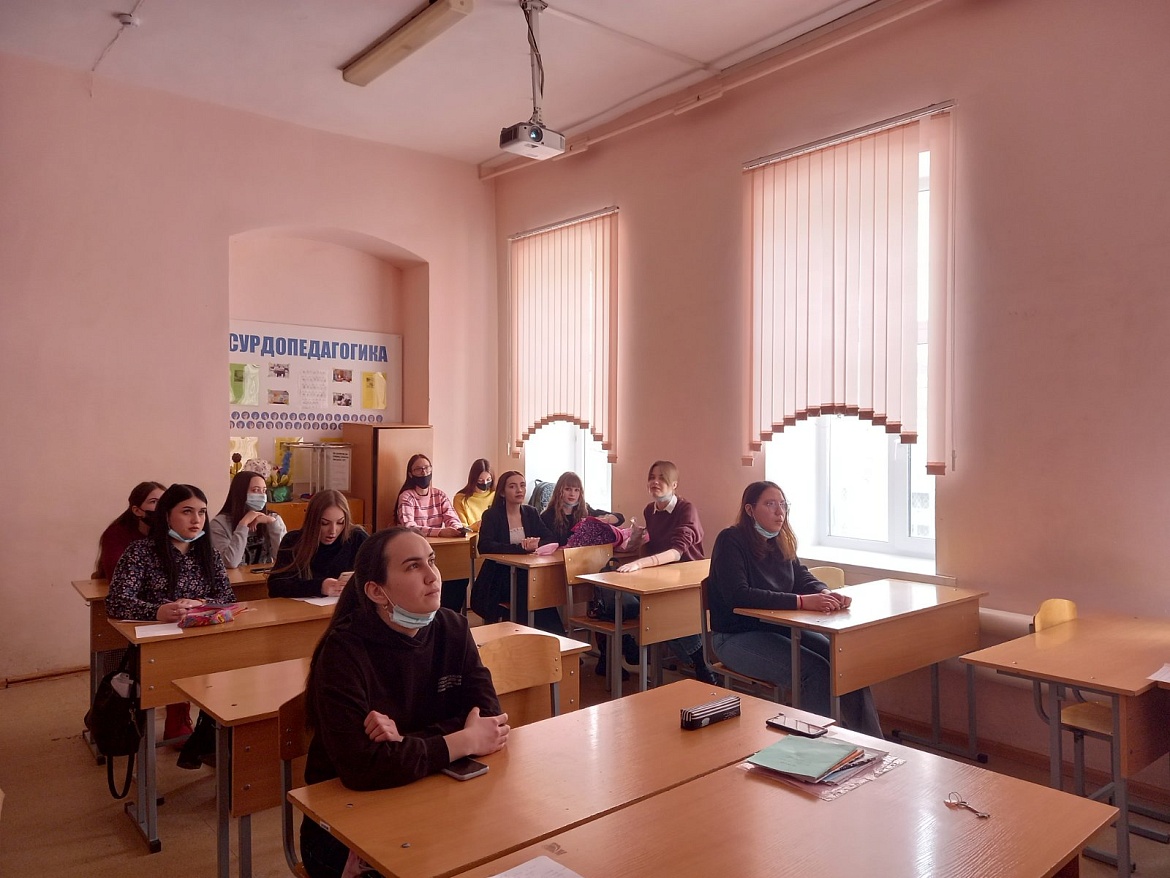 В группах колледжа были проведены уроки Мужества "Герои нашего времени"