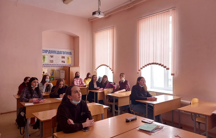 В группах колледжа были проведены уроки Мужества "Герои нашего времени"