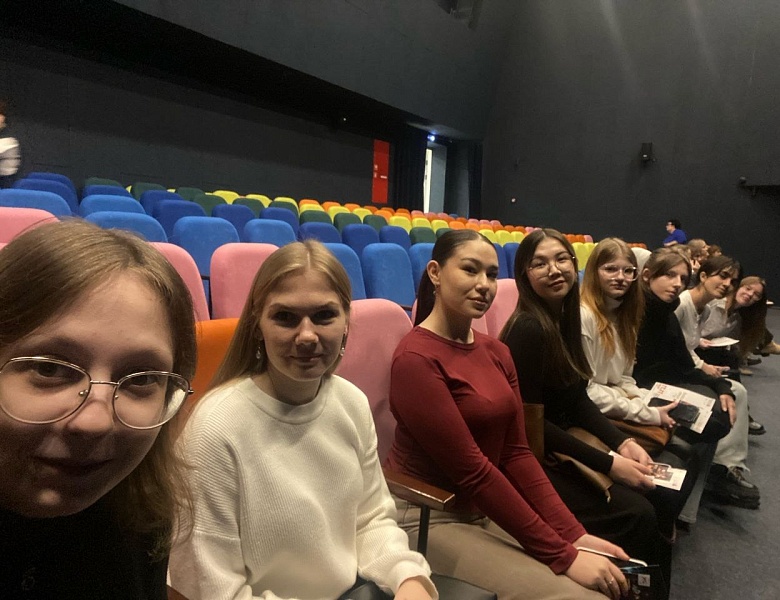 ТЕАТР КАК ДИАЛОГ СЕМЬИ И ИСКУССТВ