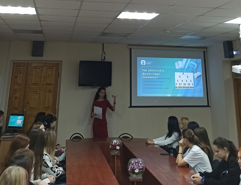 Финансовые пирамиды: как их распознать и не потерять свои сбережения