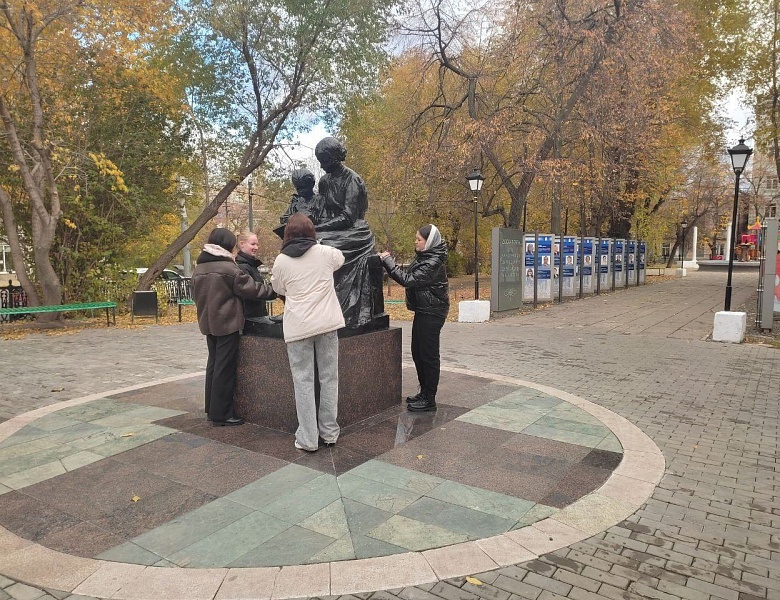 ХРАНИТЕЛИ ИСТОРИИ