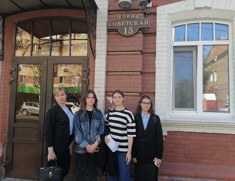 В ПОИСКАХ КУЛЬТУРНЫХ АРТЕФАКТОВ 