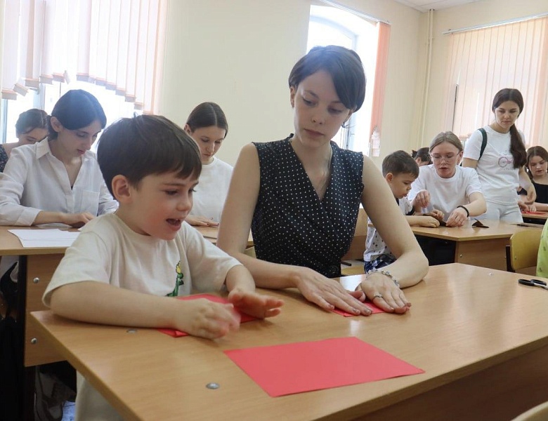 ПРОФЕССИОНАЛИТЕТ: МЕЖДУНАРОДНЫЙ ДЕНЬ ЗАЩИТЫ ДЕТЕЙ