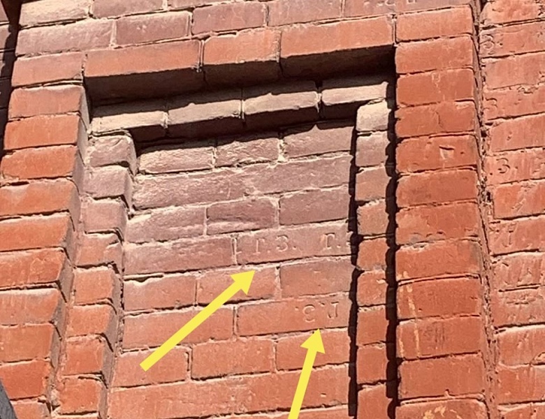 В ПОИСКАХ КУЛЬТУРНЫХ АРТЕФАКТОВ 