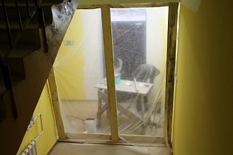 Штукатурка откосов и стен внутри